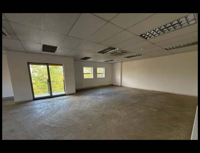 3,356M² OFFICE TO LET IN HALFWAY GARDENS